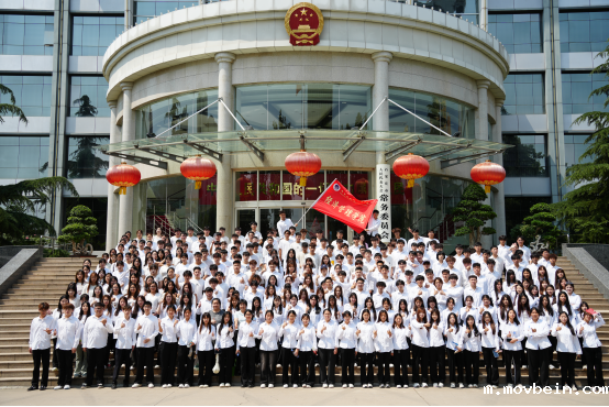 经济管理学院组织学生参观石家庄市人大常委会及石家庄城市馆